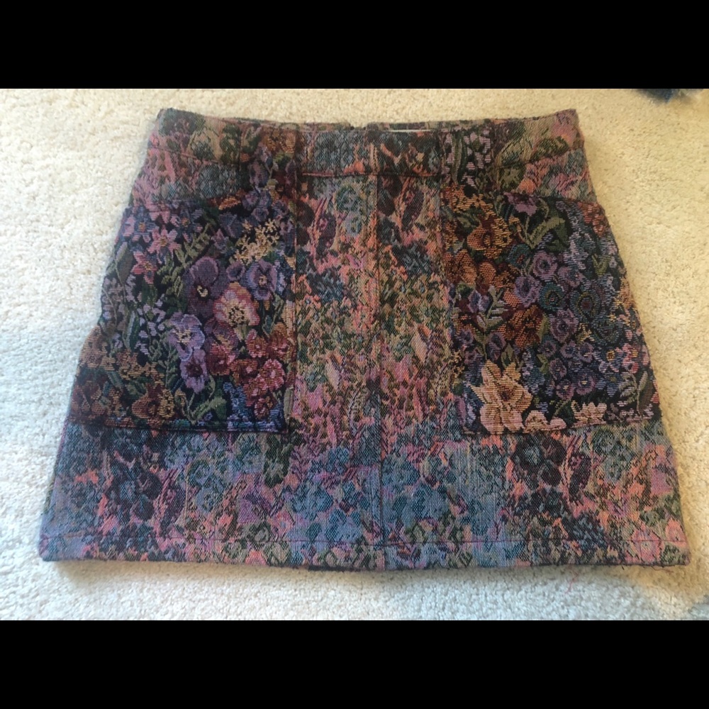 Floral mini skirt